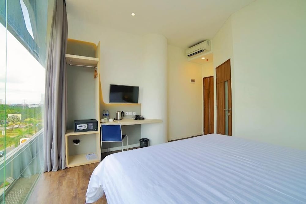 Ozone Hotel Pantai Indah Kapuk 9/25