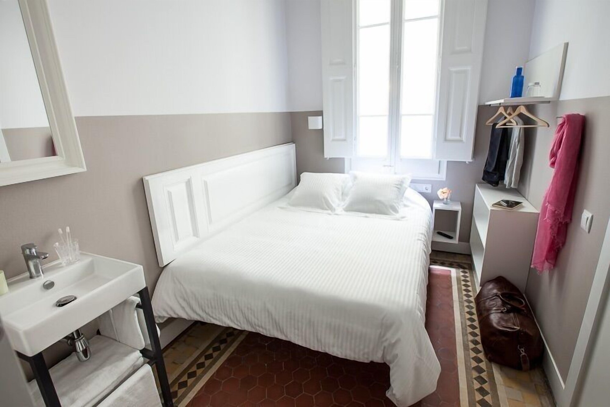ECONOMY, DOUBLE BED