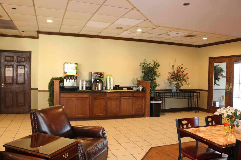 Econo Lodge Inn & Suites Norton - Wise South 9/44