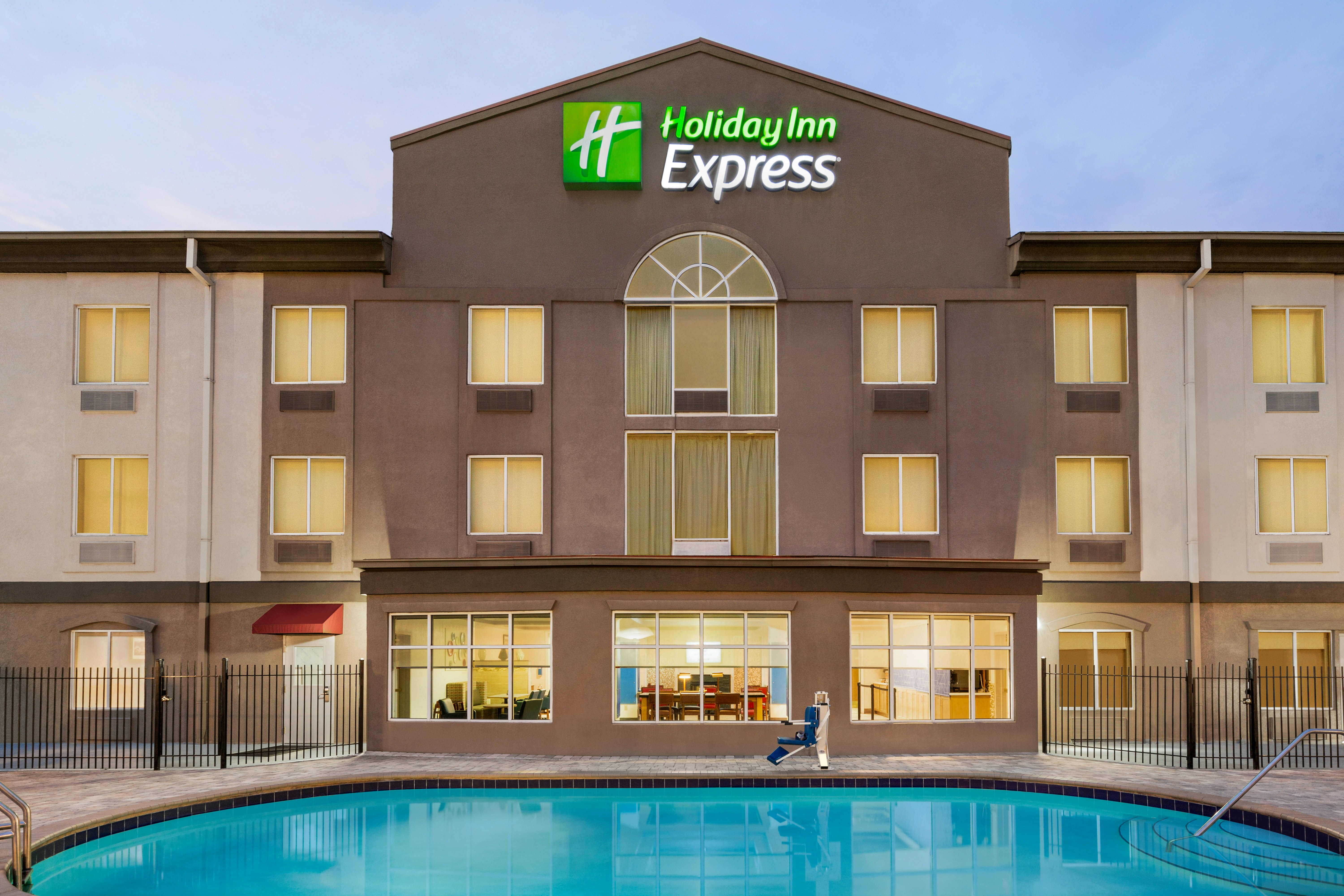 Holiday Inn Express Hotel Suites Live Oak 6/71