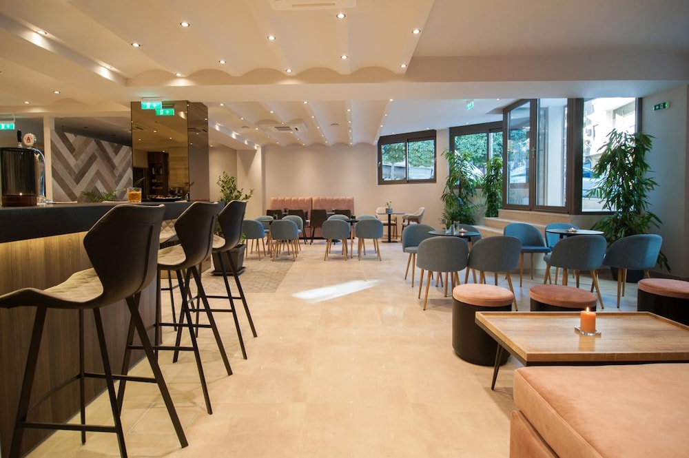 Athens Platinum Rooms and Suites 50/57