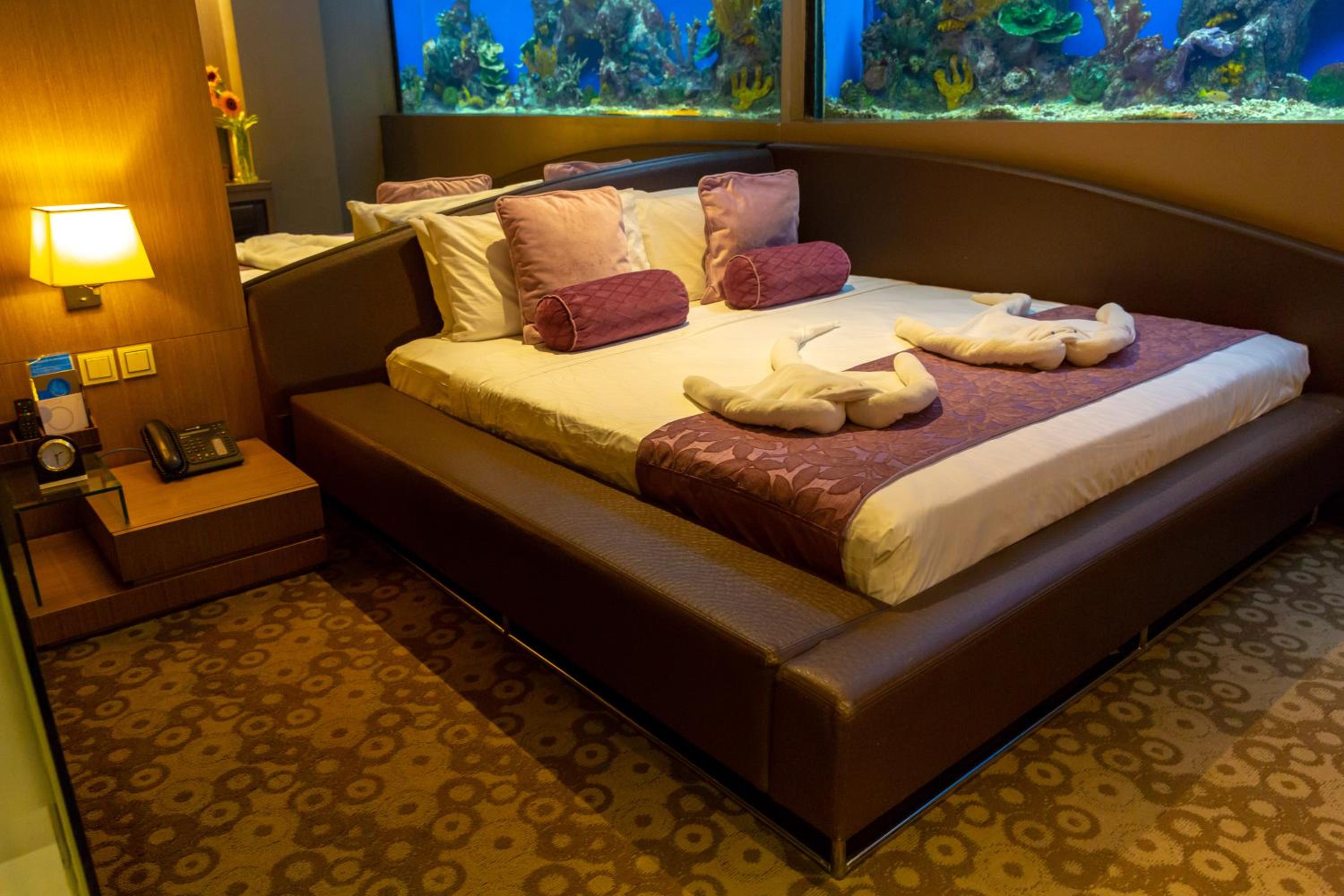 Aqua, Double Bed