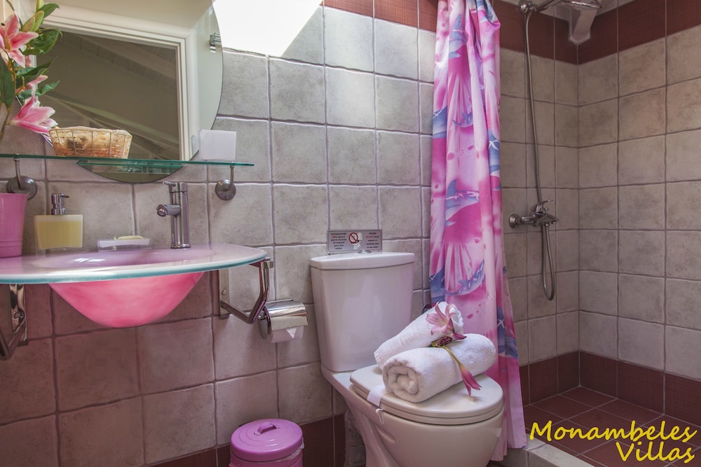 Monambeles Villas 75/76
