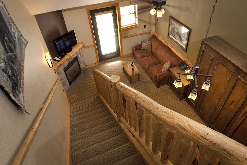 Hope Lake Lodge Indoor Waterpark 31/50