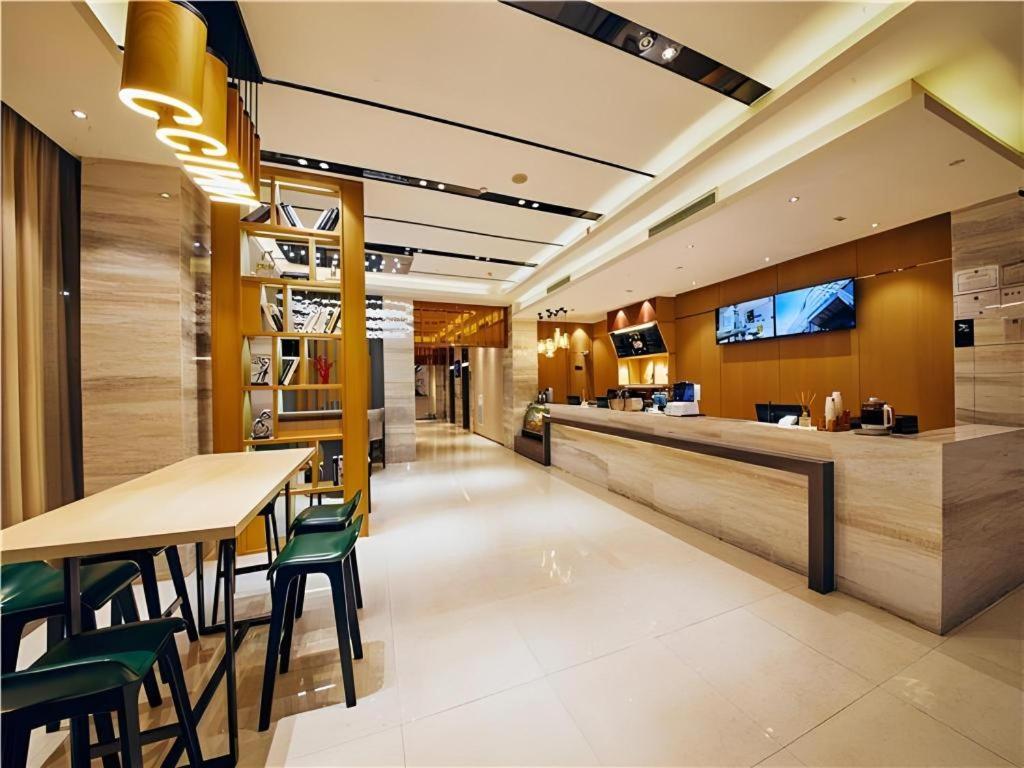 City Comfort Inn Nanning Nanhu Bridge Metro Station 24/64