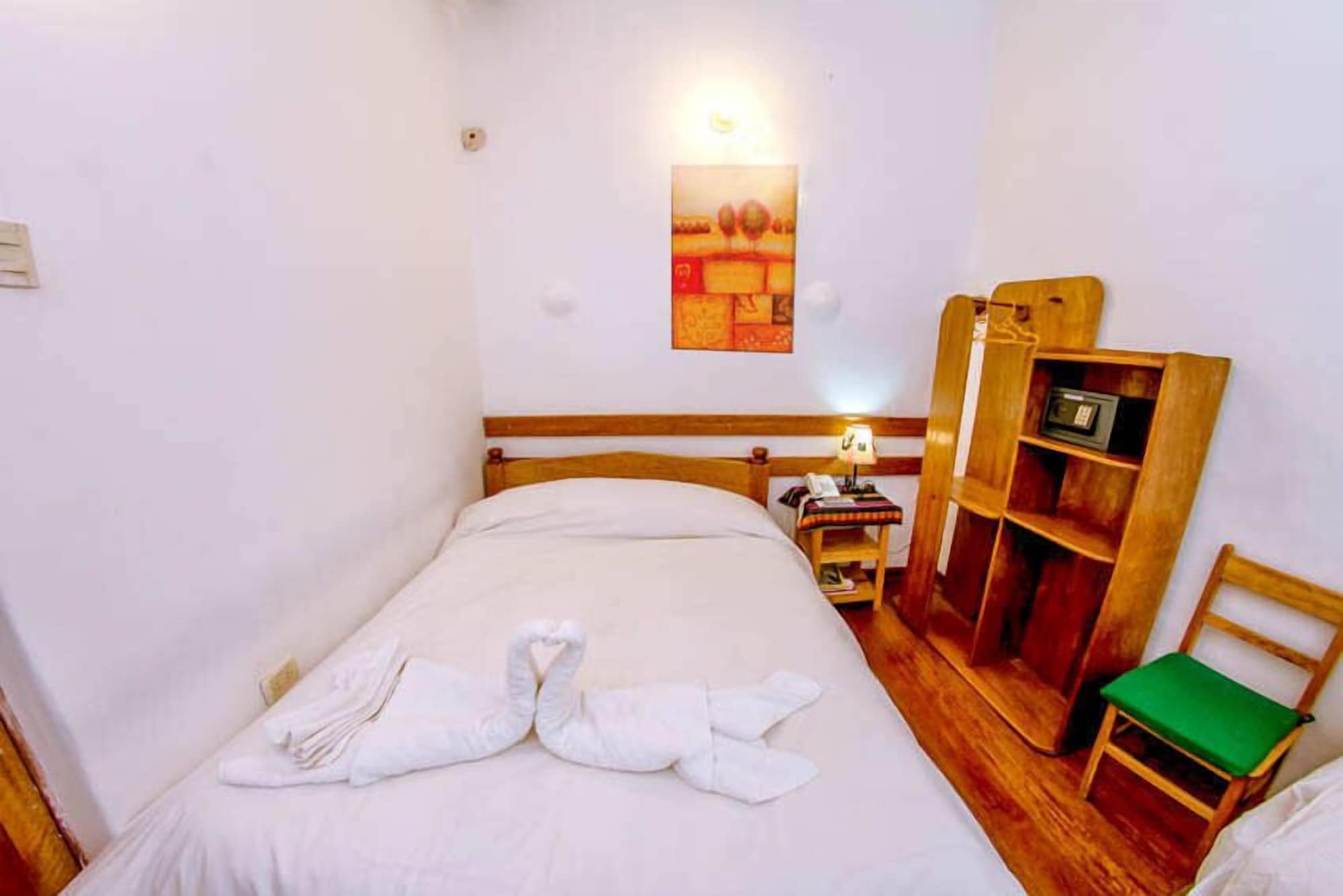 ROOM, SINGLE, DOUBLE BED