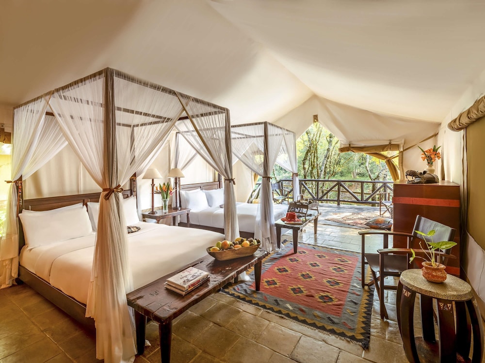 Tent, 2 Queen Beds, River Front
