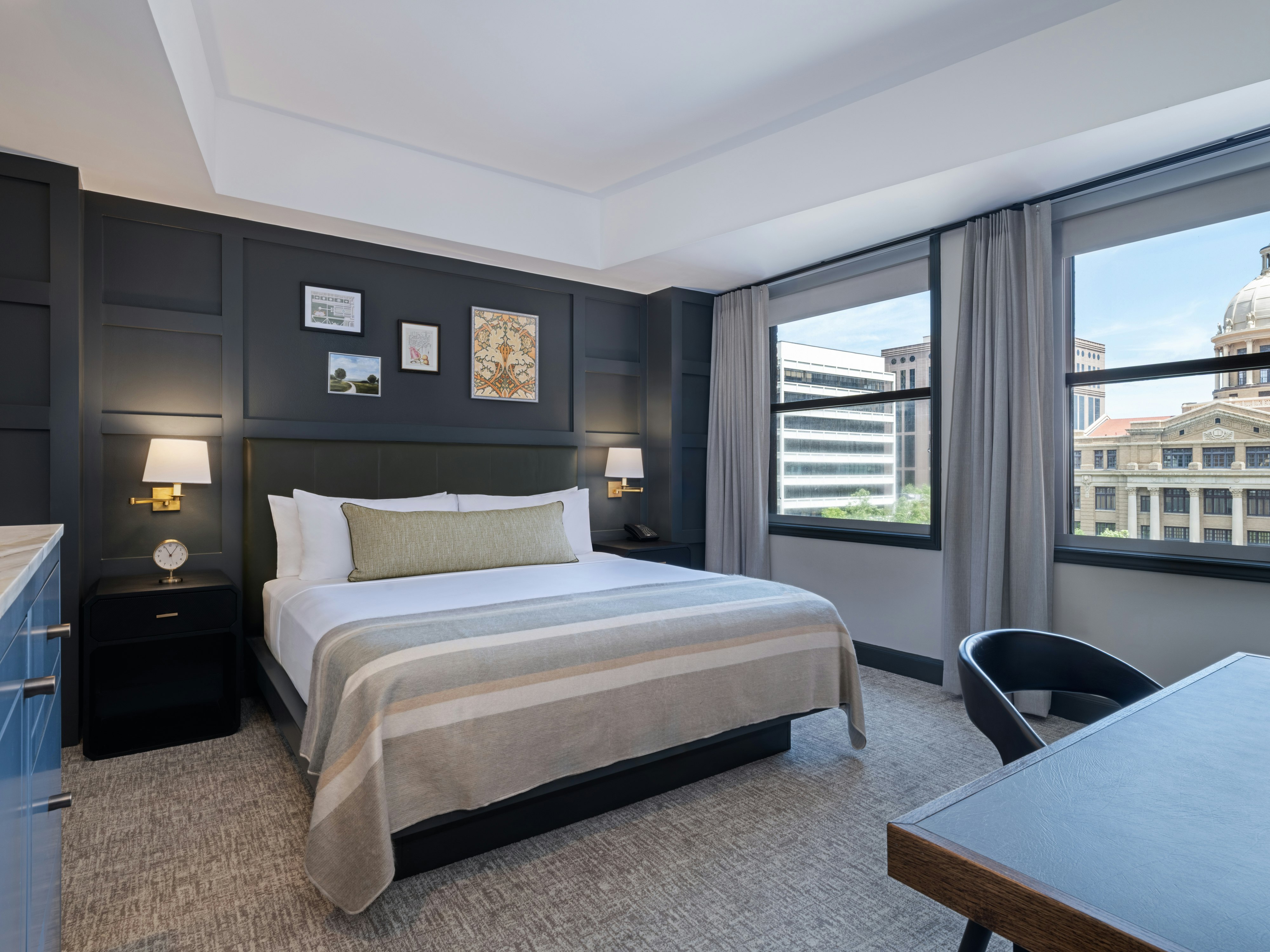 ROOM, KING BED