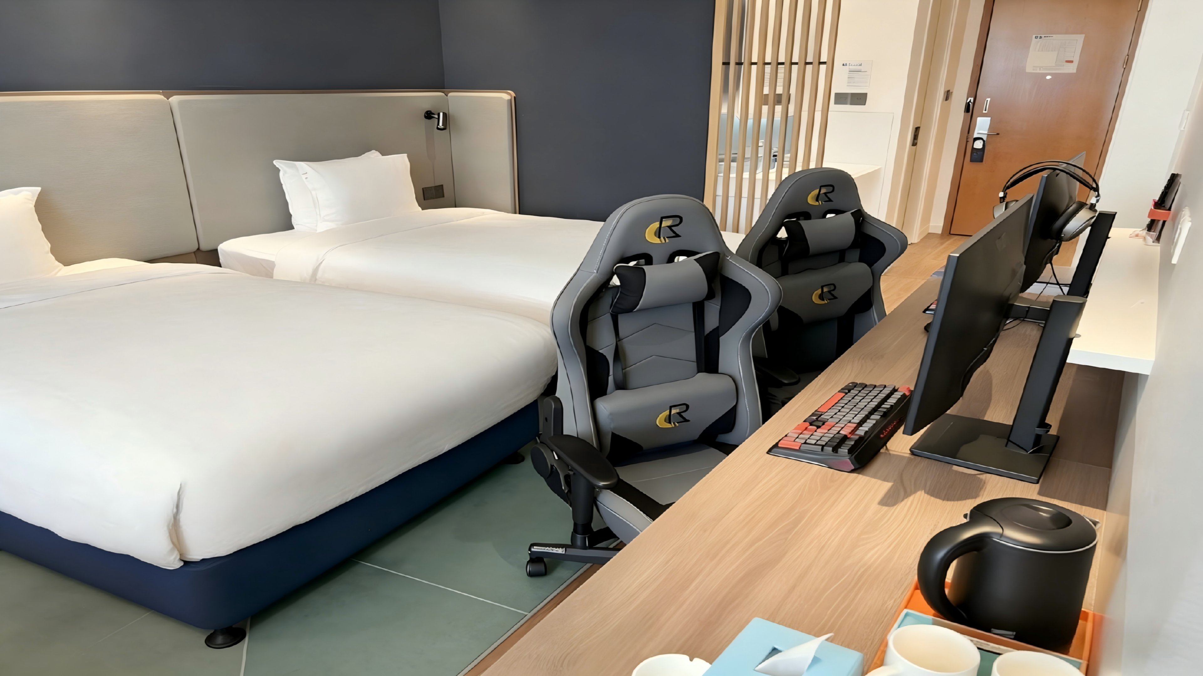 Holiday Inn Express Qingdao Chengyang Central 22/59