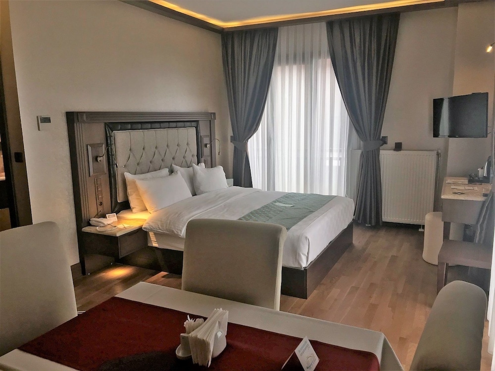 Sera Lake Resort 16/75
