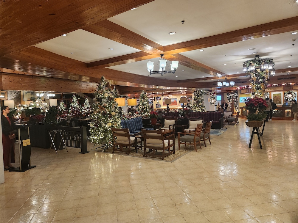 The Forest Lodge At Camp John Hay 61/75