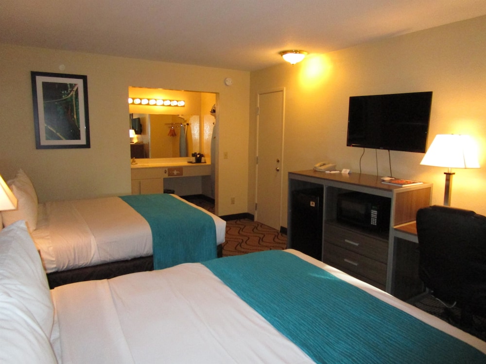SureStay Plus Hotel by Best Western Sacramento North 15/32