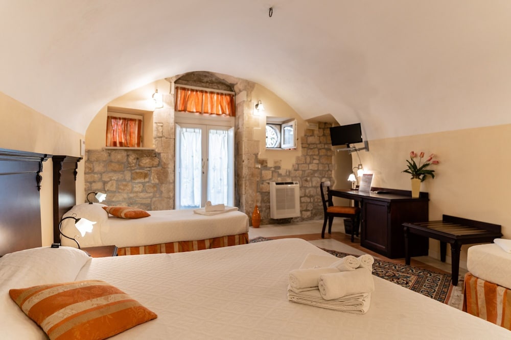 PALAZZO IL CAVALIERE B&B DE CHARME 24/68
