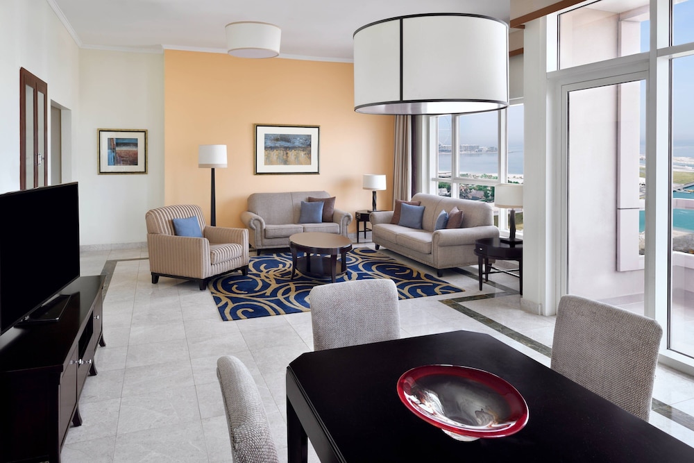Dubai Marriott Harbour Hotel Suites 24/32