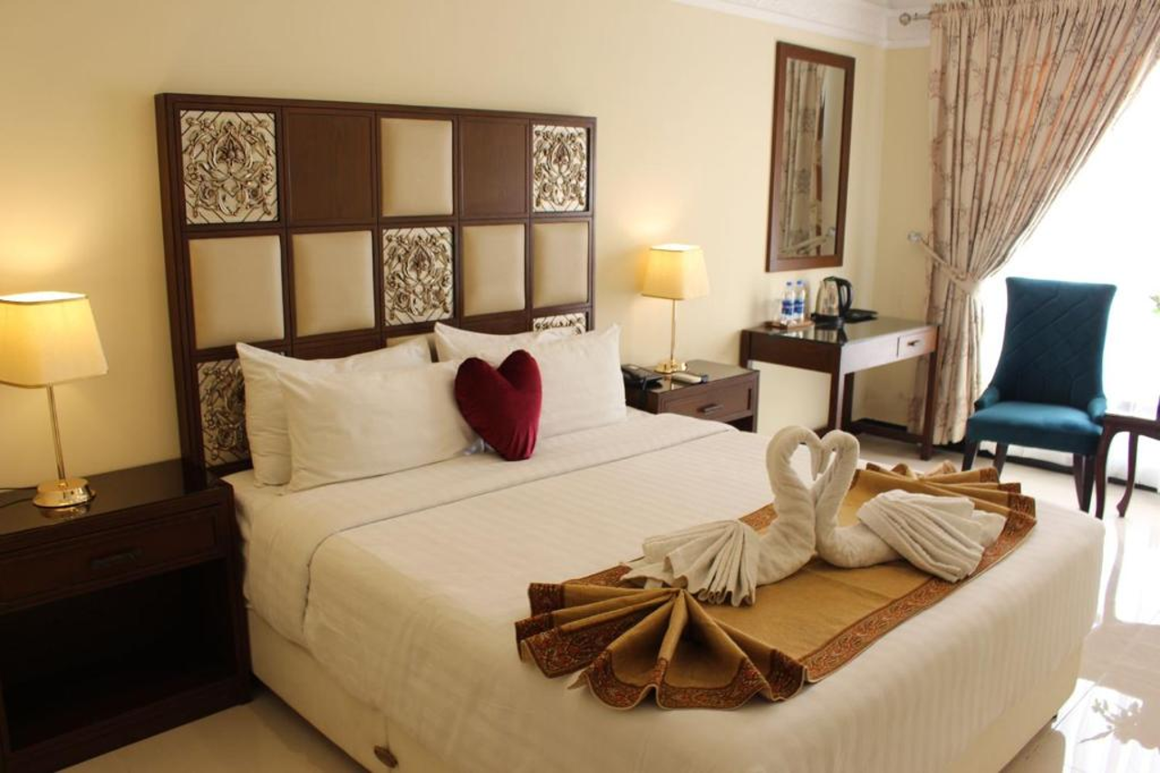 FALETTIS GRAND GUJRANWALA 15/26