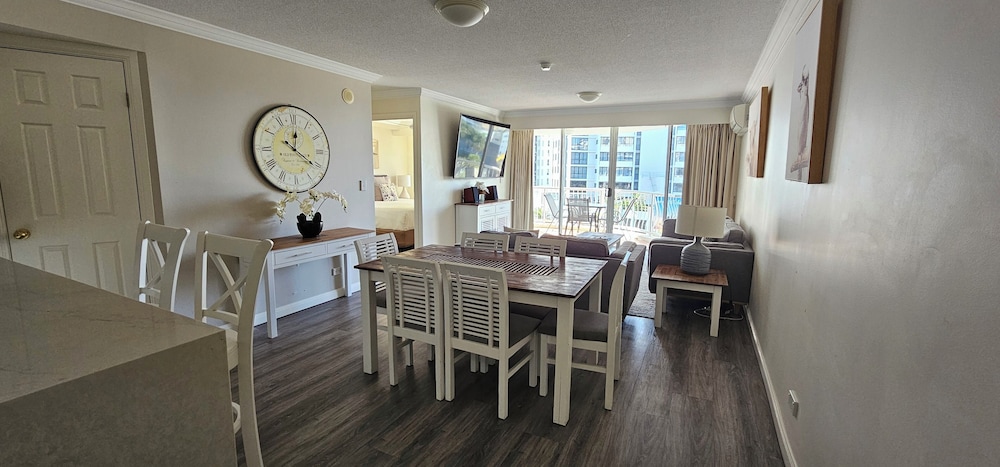 Broadbeach Holiday Apartments 32/50