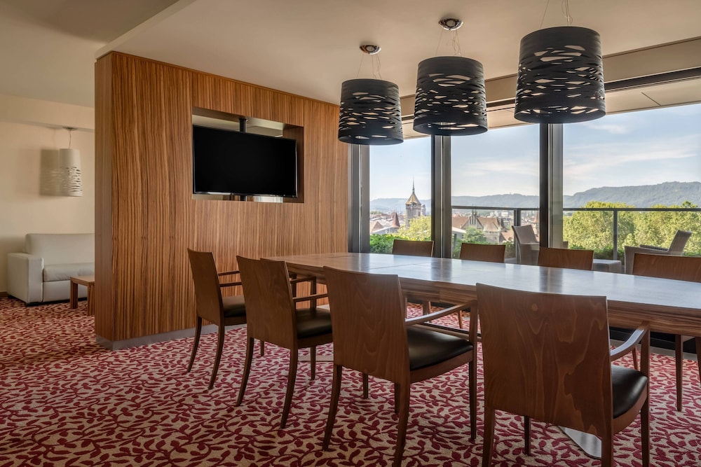 Zurich Marriott Hotel 56/76