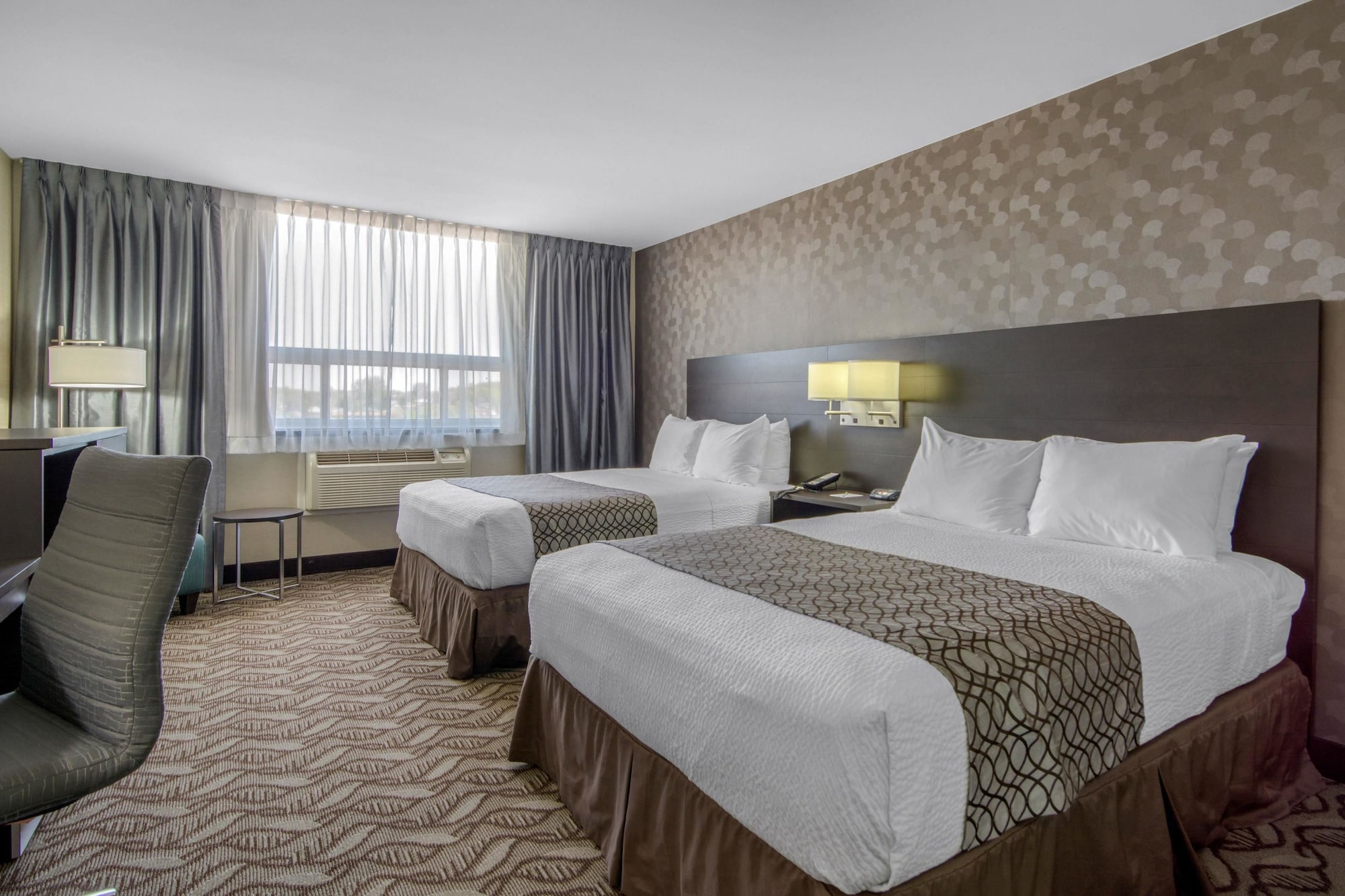 Upgrade, Business, 2 Queen Beds