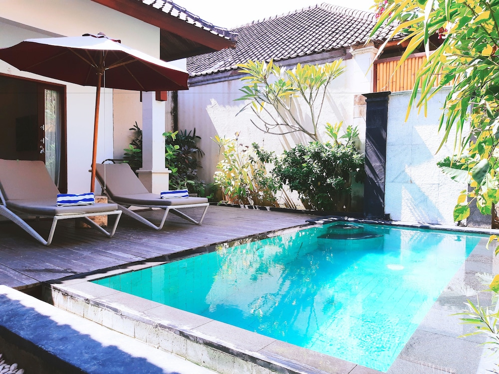 The Beach House Resort 67/70