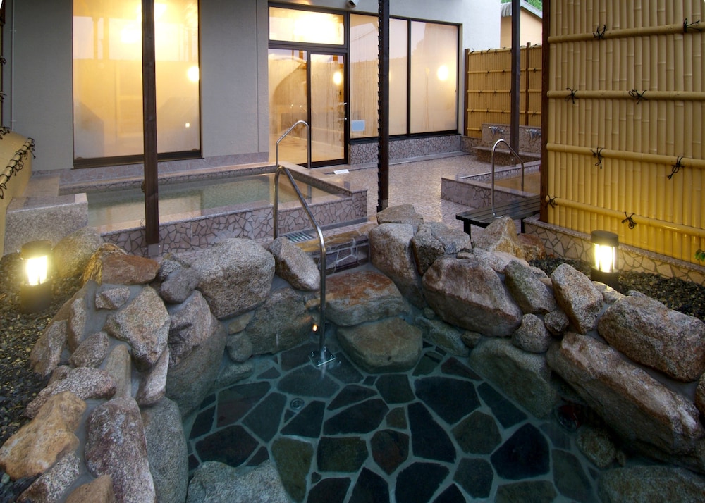 Route Inn Grantia Dazaifu 12/25
