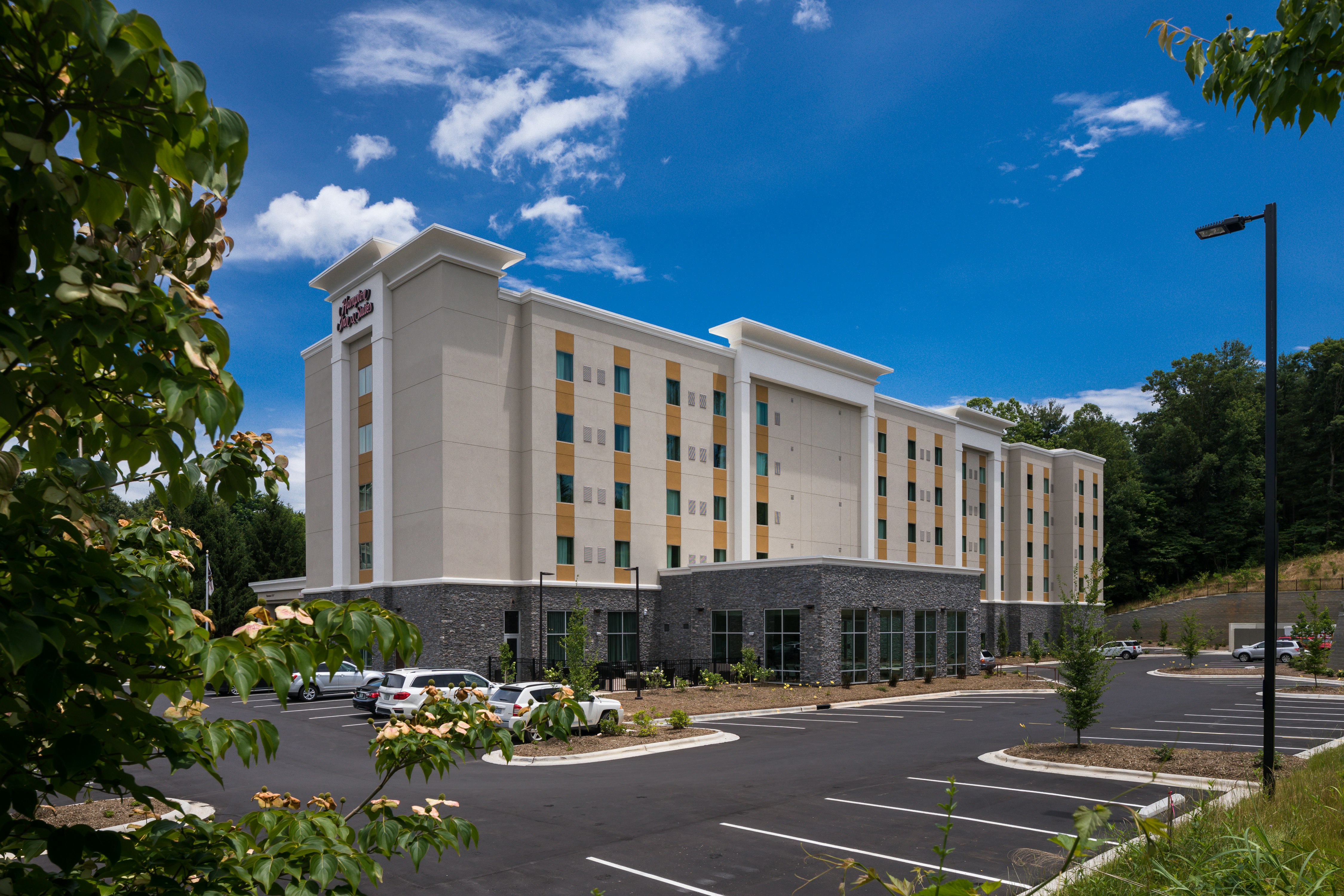 Hampton Inn Suites Asheville Biltmore Village 52/58