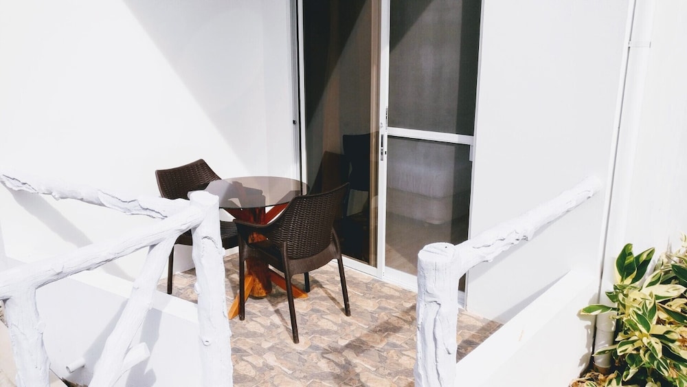 Meili Beach Resort 32/57