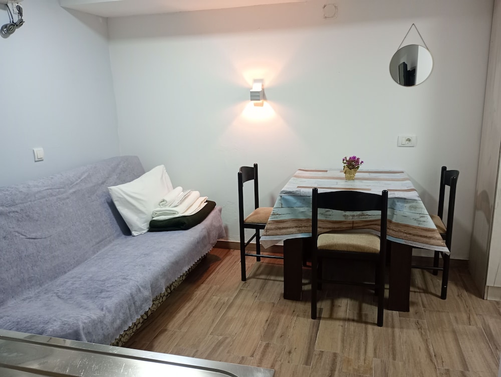 Serenita Stone House 2/22