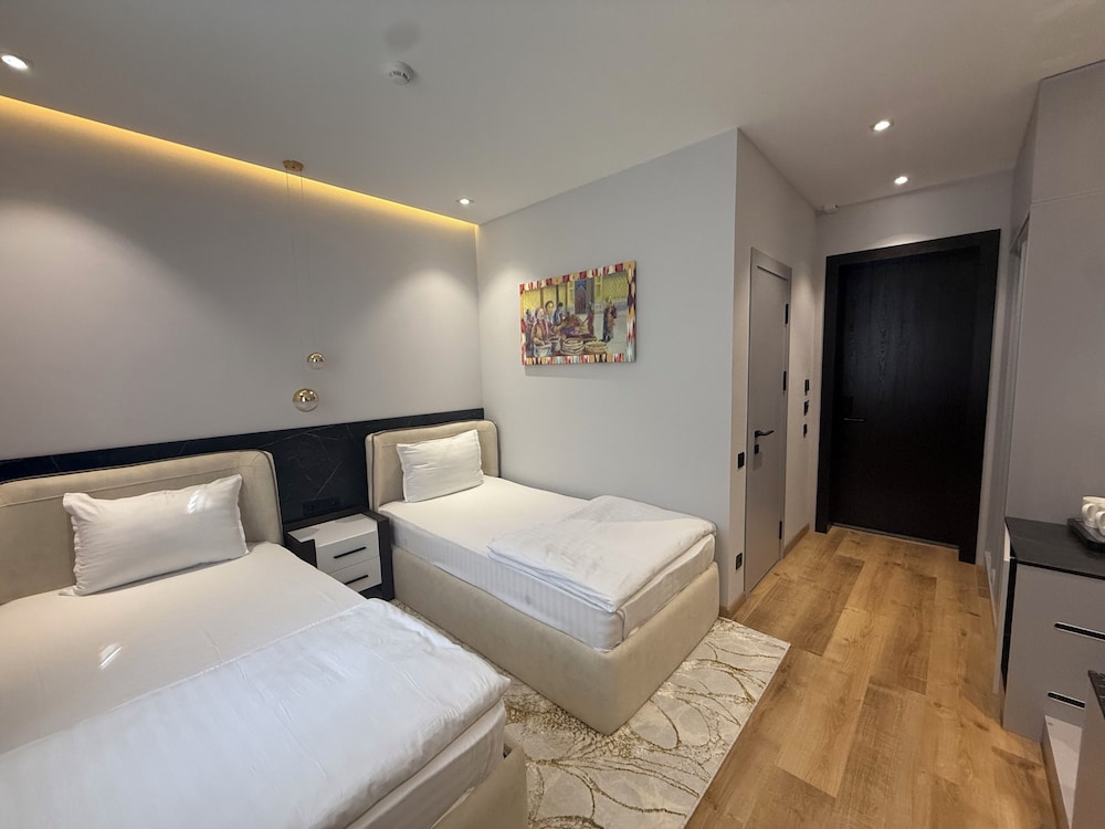 Hotel Ishonch 5/50