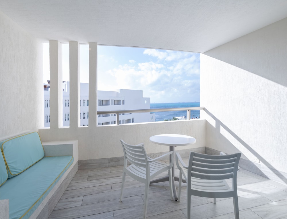 Devossion By Live Aqua Celebration Resort & Spa Isla Mujeres 41/57