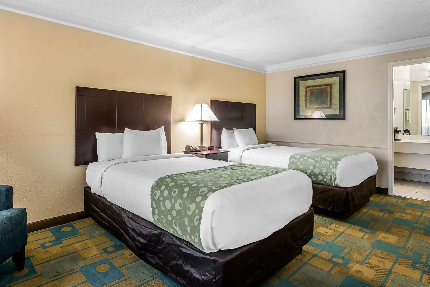ROOM, 2 DOUBLE BEDS