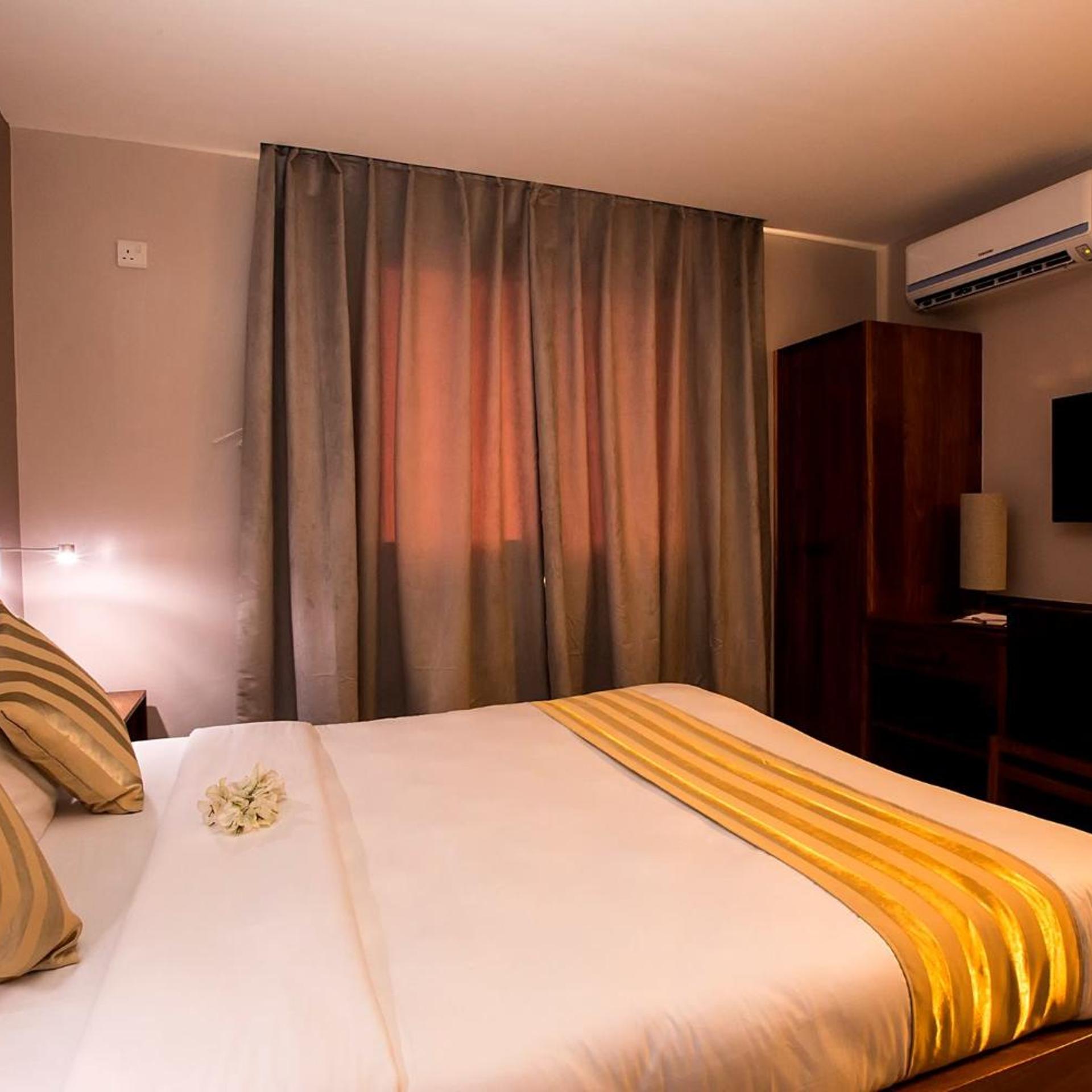 غرفة بسرير مزدوج بإطلالة على الجبل، The Venus Premier Hotel 5/8