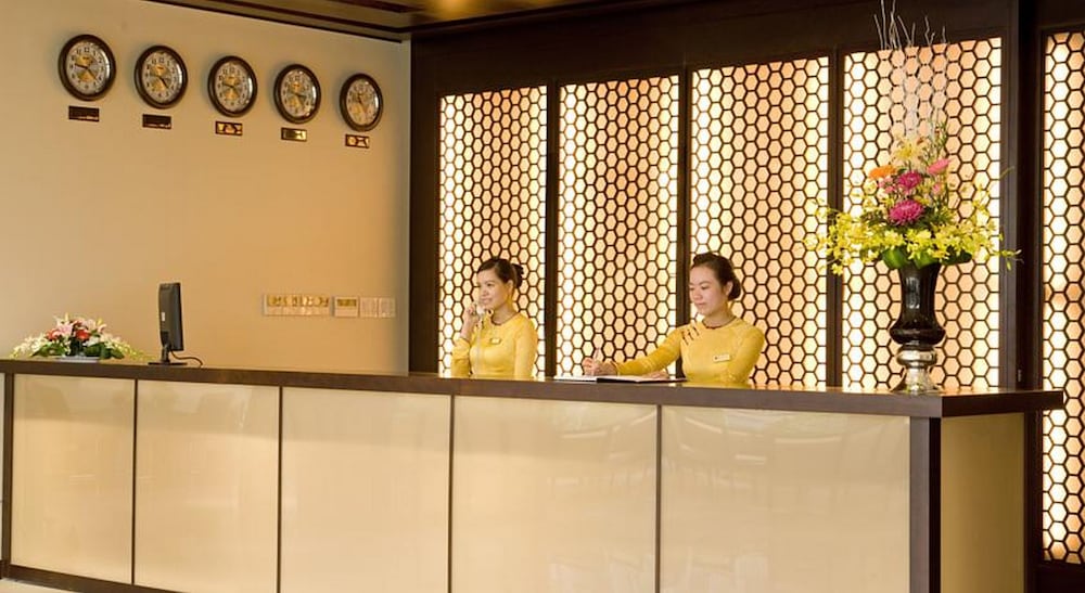Gold Hotel Hue 1/31