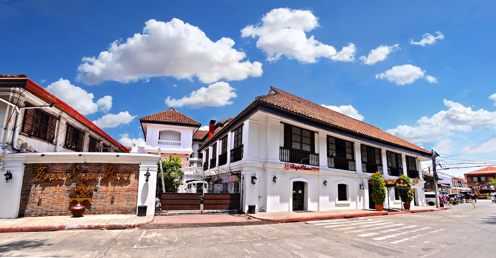 Vigan Plaza Hotel 1/71