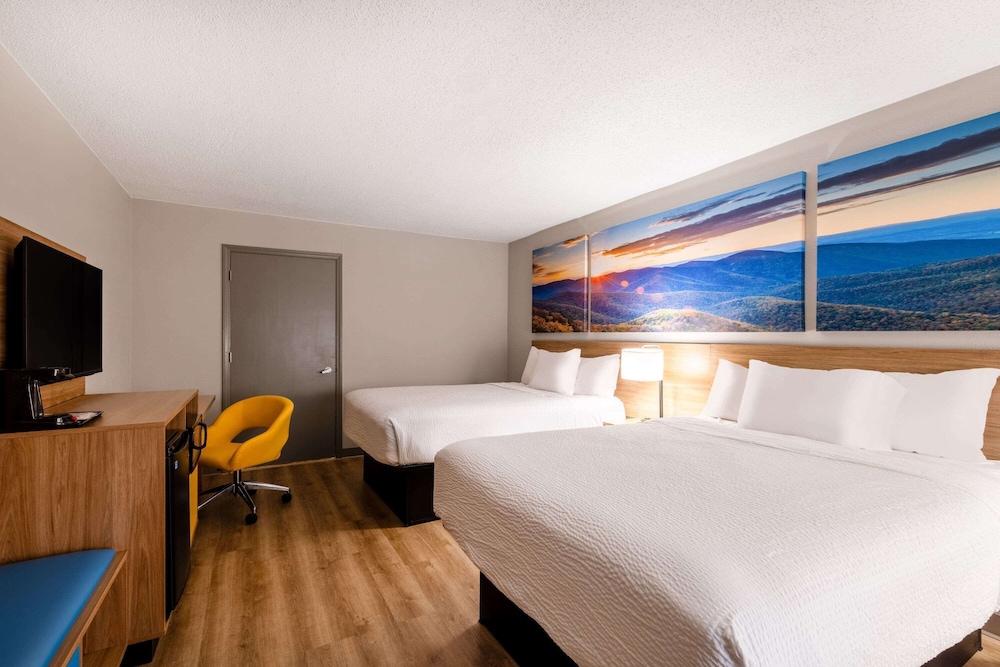 غرفة بسريرين مزدوجين لذوي الإعاقة، Days Inn by Wyndham Mooresville Lake Norman 3/8