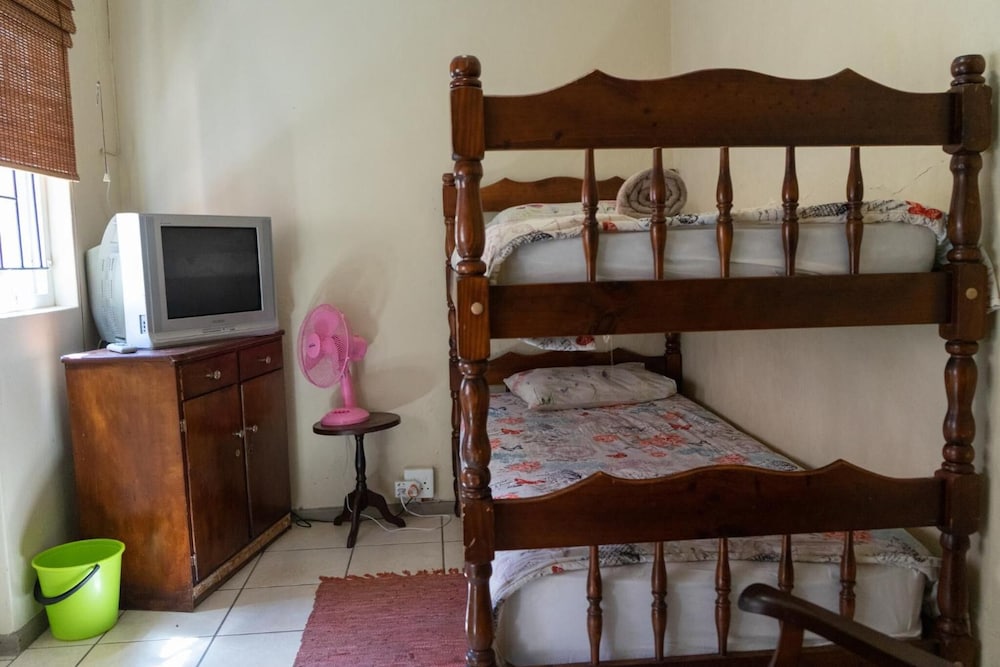 Bay Vista Guest House 40/50