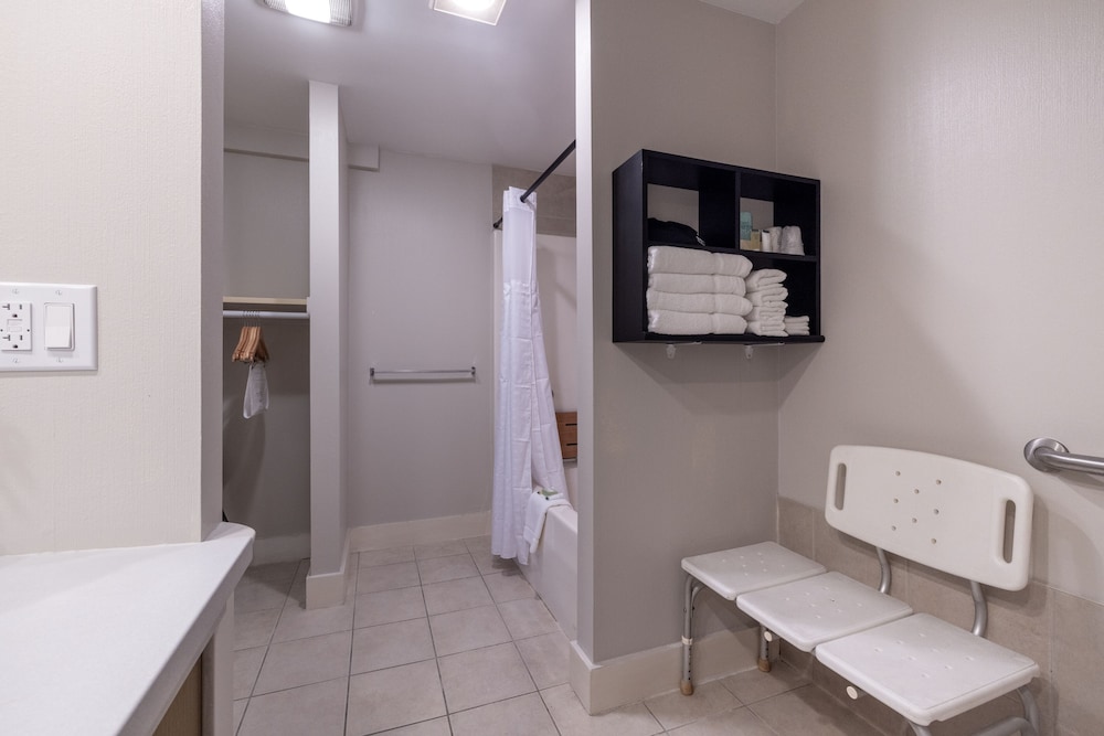 Days Inn By Wyndham Dover 23/24