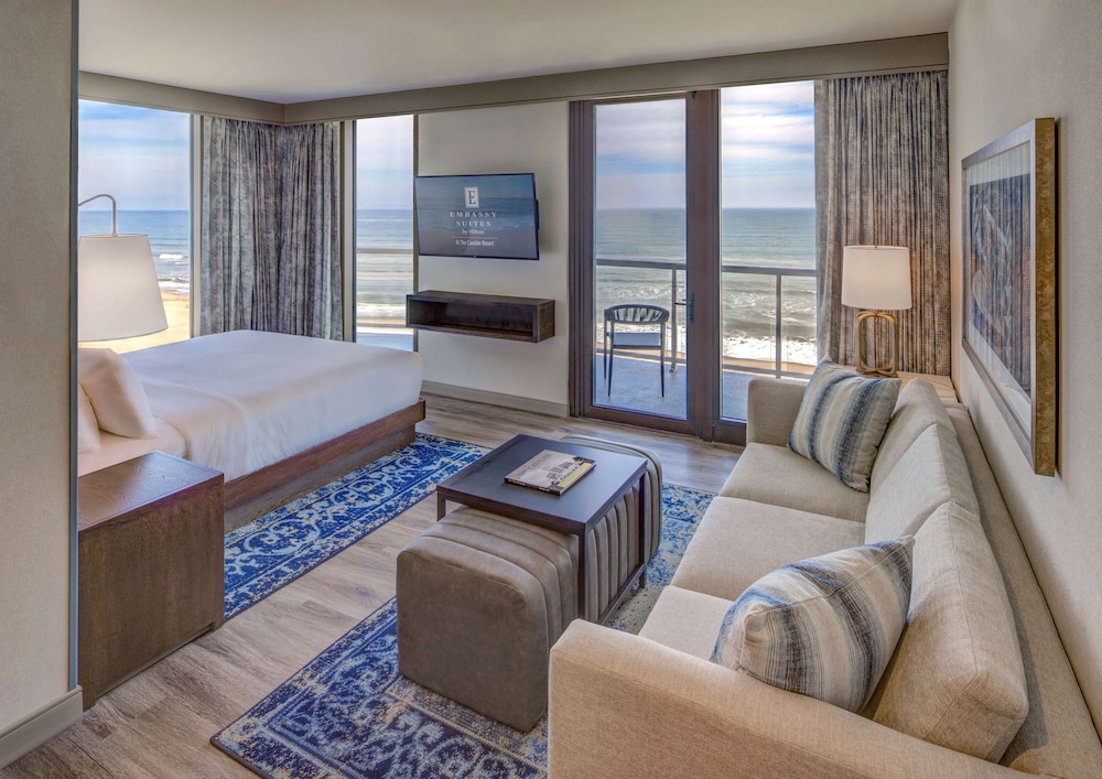 1 Bedroom, Studio, Suite, King Bed, Ocean Front, Sofa