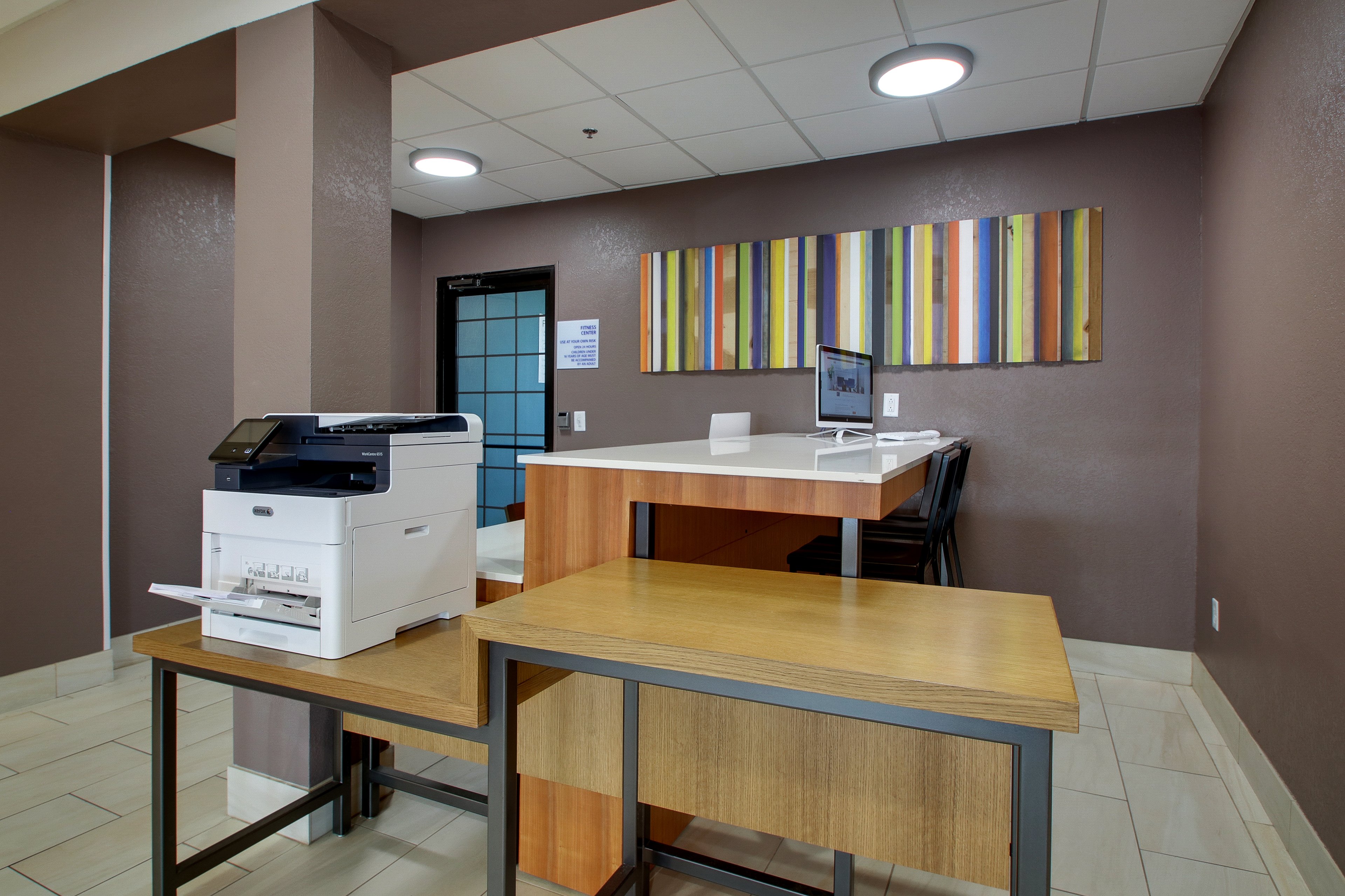 Holiday Inn Express Suites Lebanon 48/57