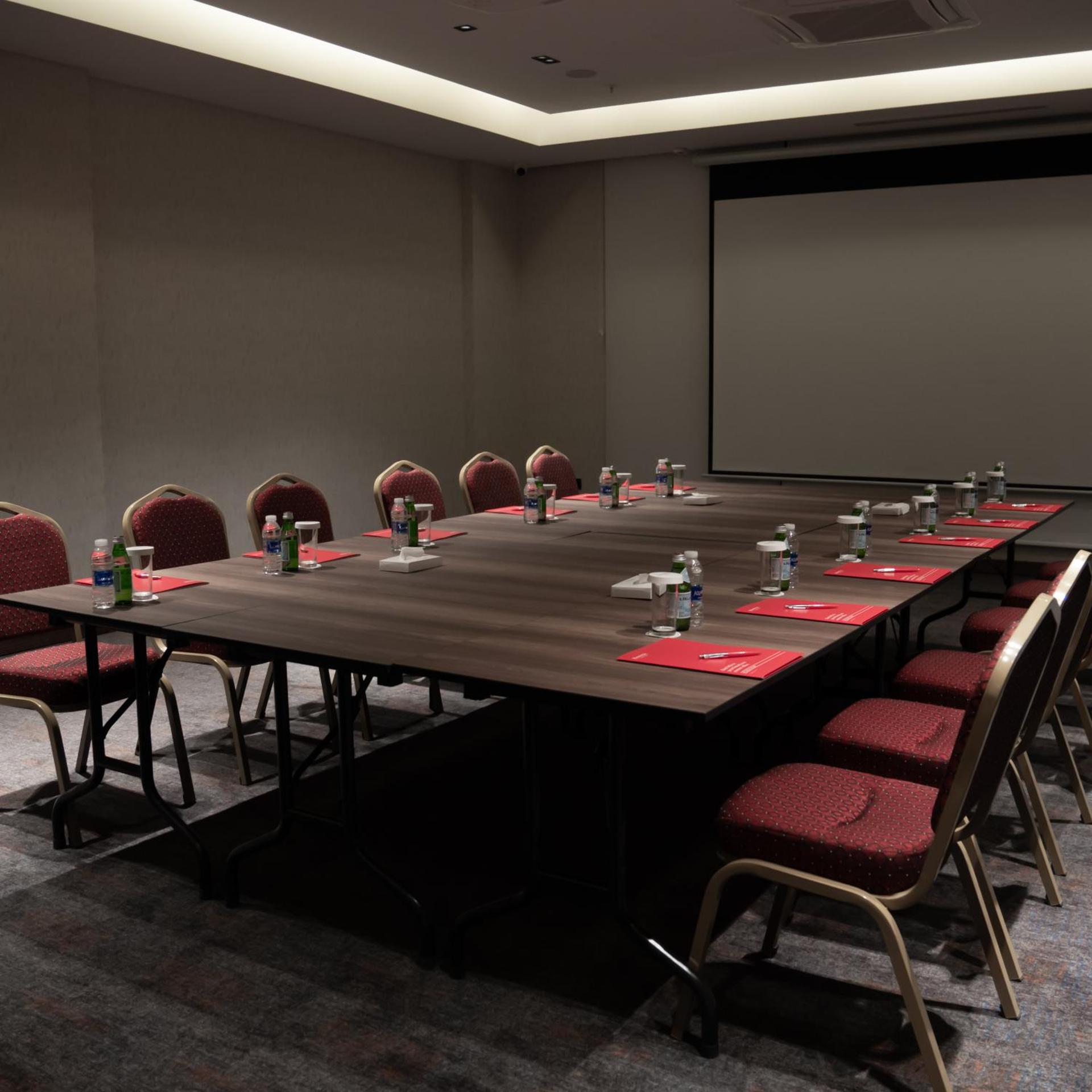 Ramada Hotel & Suites by Wyndham Erbil 32 Park 56/65