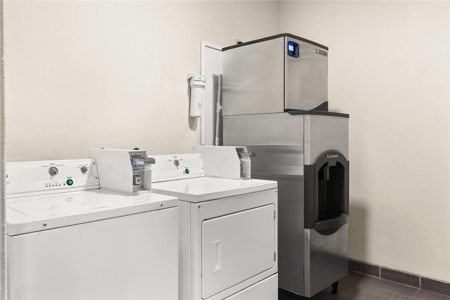 Sleep Inn & Suites Bush Intercontinental - IAH East 3/14