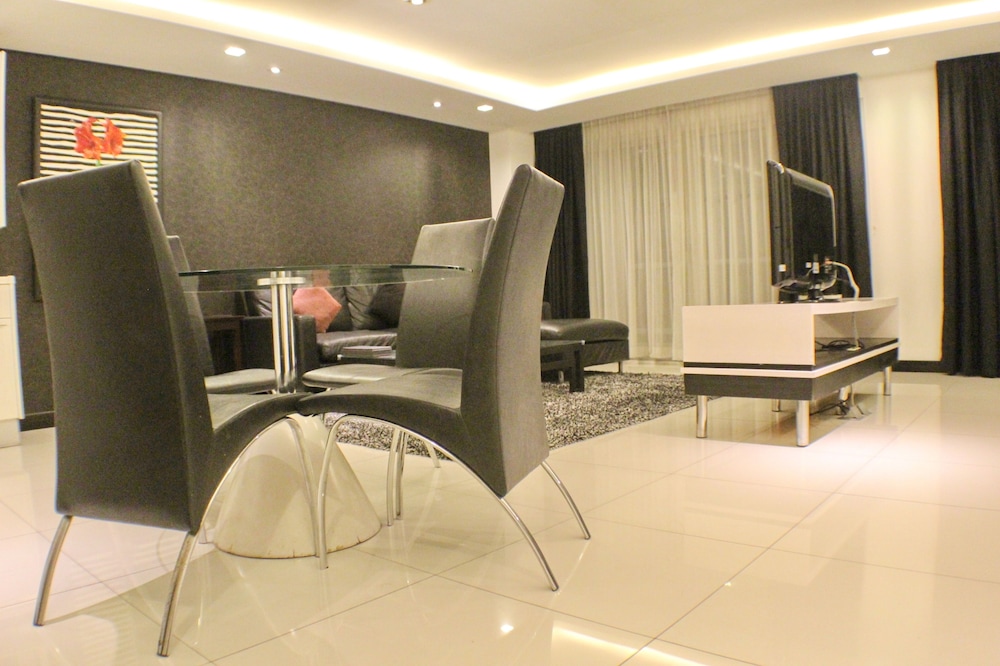 Nova Suites 60/71