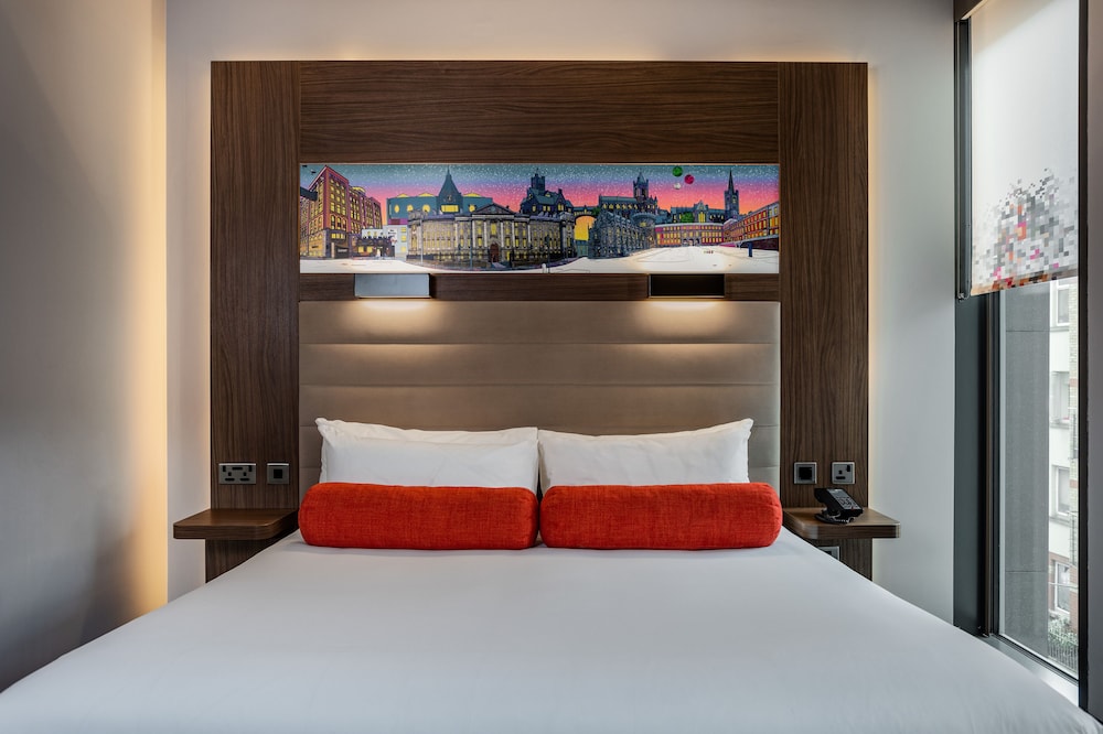 Aloft Dublin City 7/33