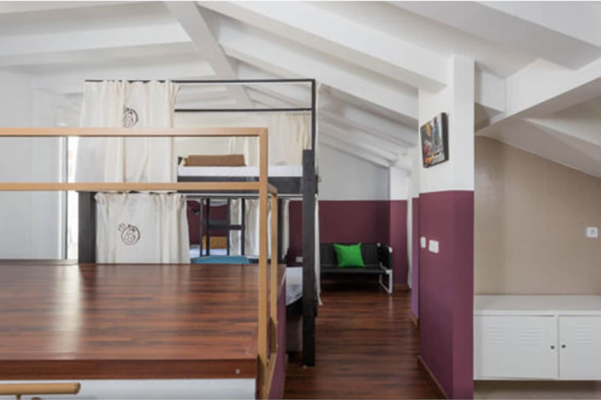 MIXED DORM, DOUBLE BED, SHARED BATHROOM, BALCONY