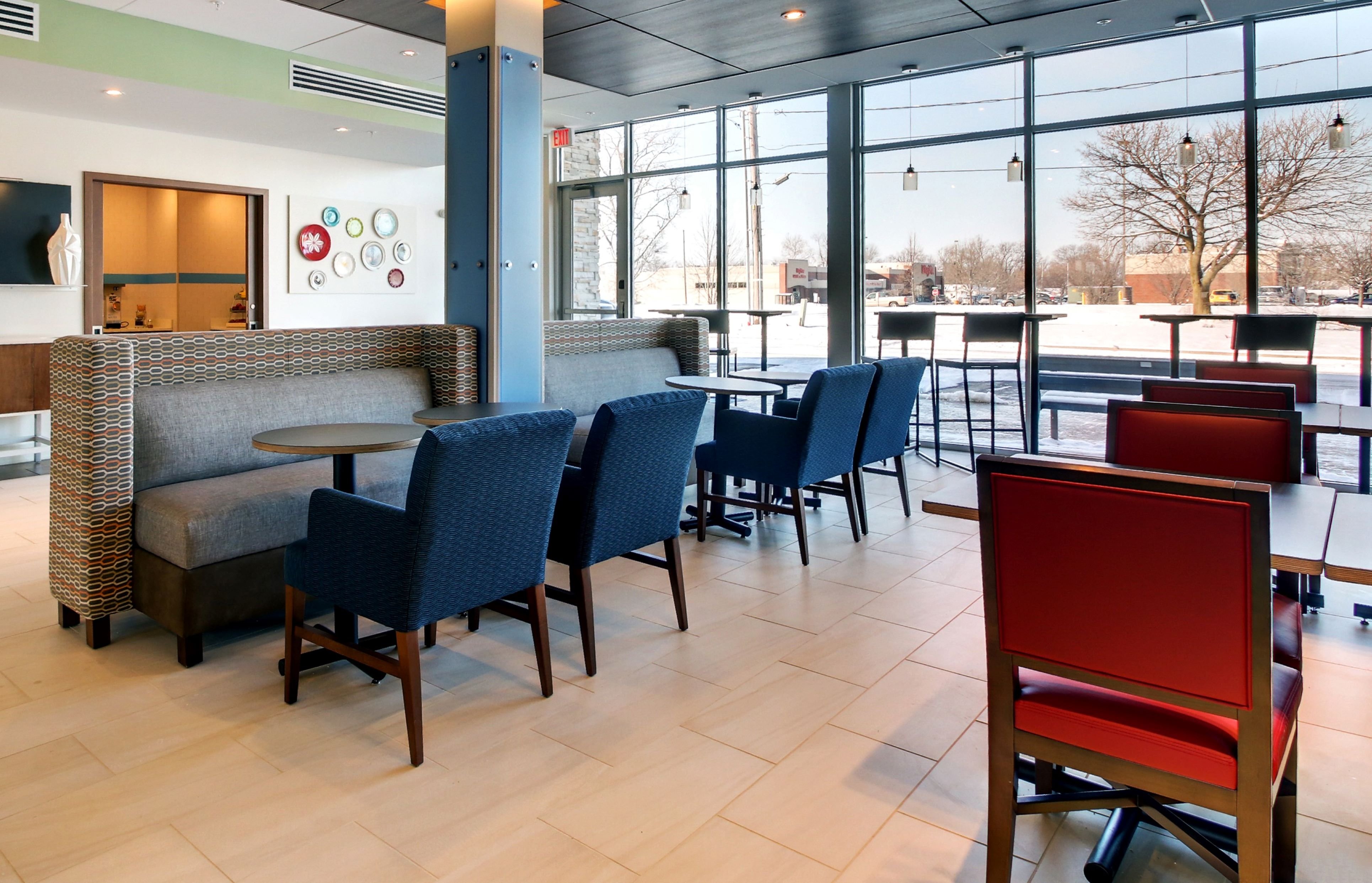 Holiday Inn Express & Suites GALESBURG 59/61