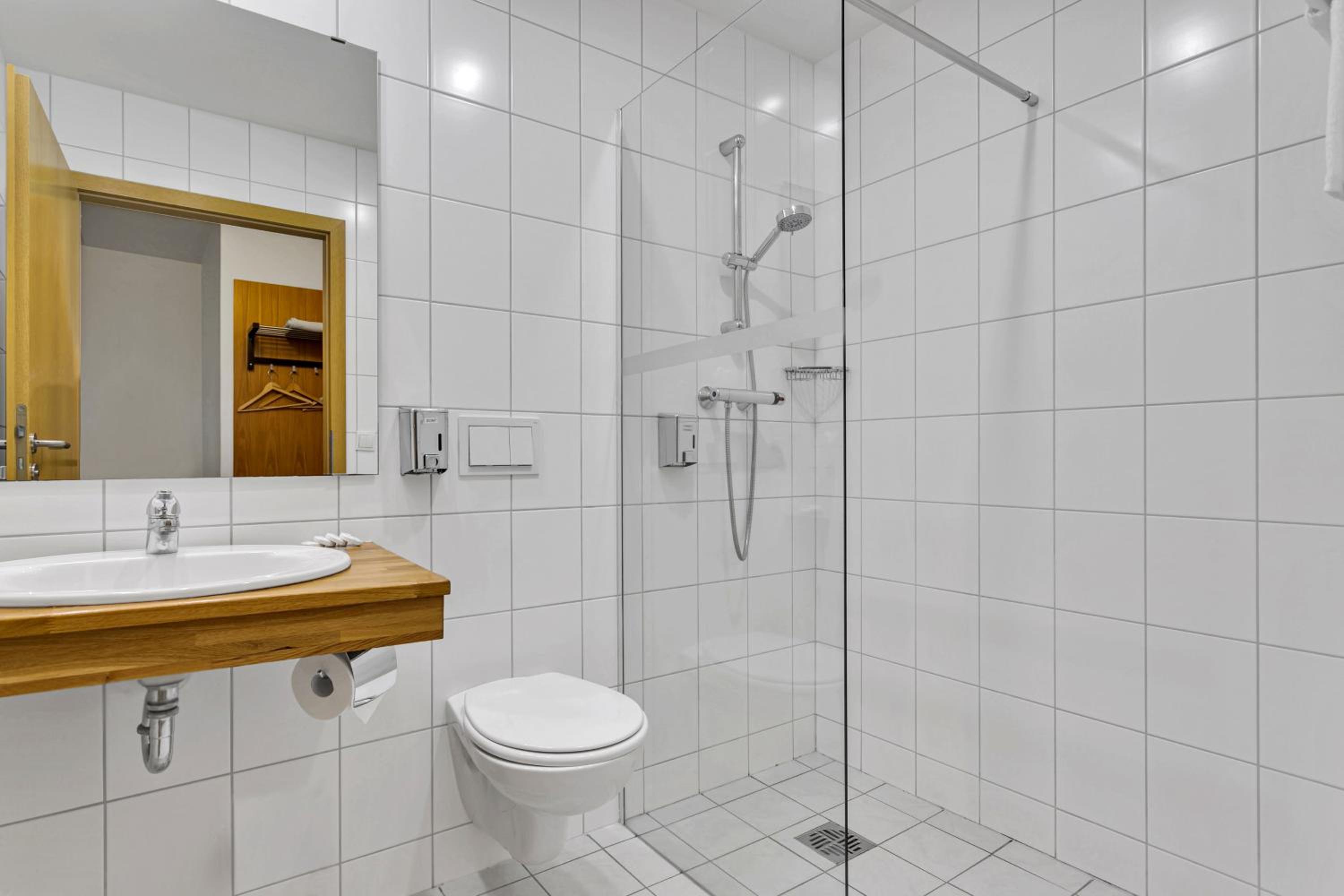 غرفة عائلية بسرير كينج، Aurora Hotel At Reykjavik-Keflavik Airport Terminal Kef 2/3