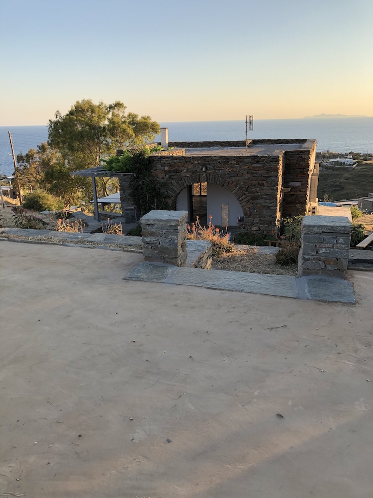 The Traditional Stone Villa 35/50
