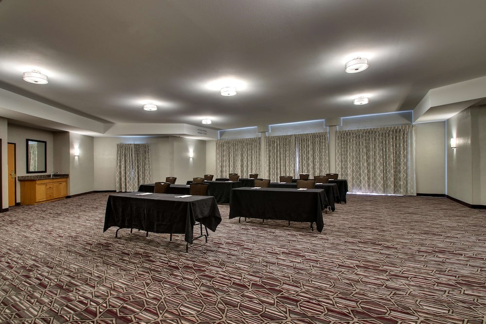 Drury Inn and Suites Albuquerque North 7/50