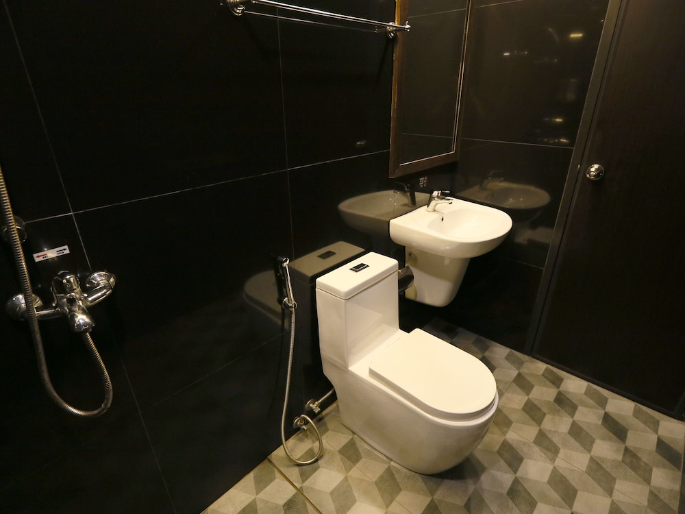 Hotel Ava Malate, Manila 57/63