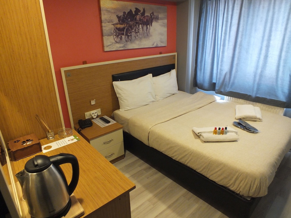 Naila Hotel 32/69
