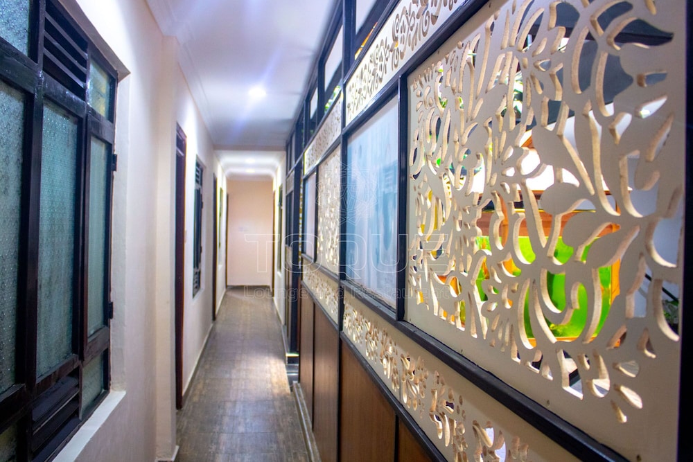Toque Hotel & Lounge 5/50